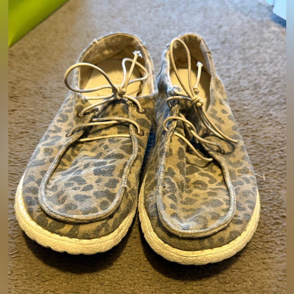 Leopard print Slip on shoes